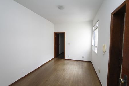 Detalhe Sala de apartamento para alugar com 4 quartos, 100m² em Buritis, Belo Horizonte