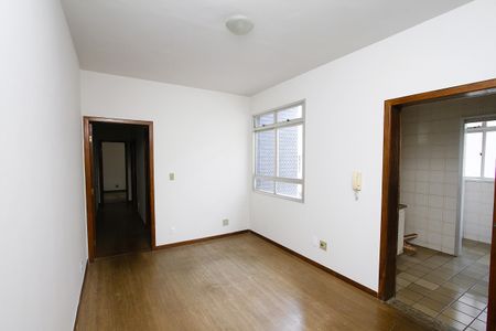 Sala  de apartamento para alugar com 4 quartos, 100m² em Buritis, Belo Horizonte