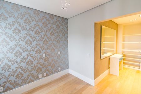 Apartamento à venda com 202m², 3 quartos e 3 vagas Apartamento à venda com 202m², 3 quartos e 3 vagasBanheiro da Suíte