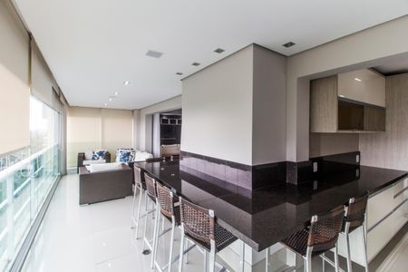 Apartamento à venda com 202m², 3 quartos e 3 vagas Apartamento à venda com 202m², 3 quartos e 3 vagasVaranda gourmet