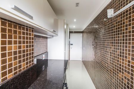 Apartamento à venda com 202m², 3 quartos e 3 vagas Apartamento à venda com 202m², 3 quartos e 3 vagasÁrea de Serviço