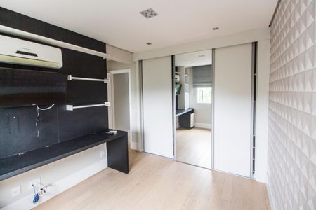 Apartamento à venda com 202m², 3 quartos e 3 vagas Apartamento à venda com 202m², 3 quartos e 3 vagasSuíte 2