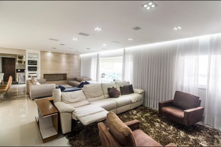 Apartamento à venda com 202m², 3 quartos e 3 vagas Apartamento à venda com 202m², 3 quartos e 3 vagasSala