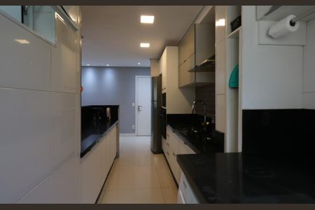 Apartamento à venda com 83m², 3 quartos e 1 vagaÁrea de Serviço