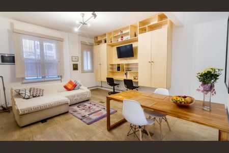 Apartamento à venda com 64m², 1 quarto e 1 vagaFoto 02