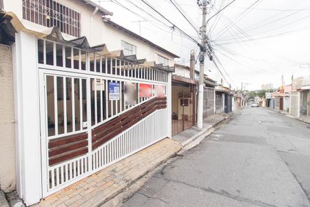 Casa à venda com 80m², 2 quartos e 2 vagasFachada