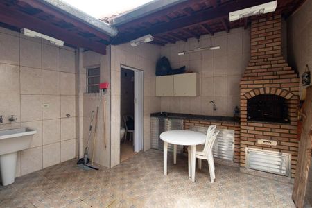 Casa à venda com 80m², 2 quartos e 2 vagasQuintal e Churrasqueira