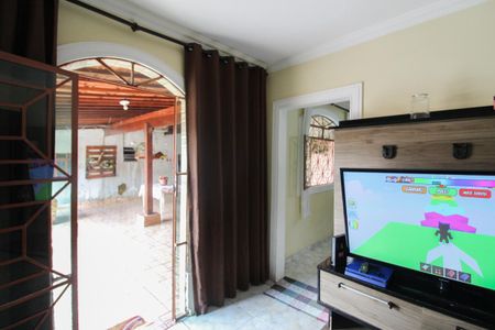 Sala de casa para alugar com 3 quartos, 420m² em A Definir, Belo Horizonte