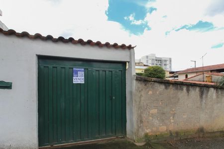 Casa à venda com 420m², 3 quartos e 3 vagasPlaquinha Instalada