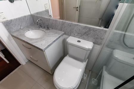 Apartamento à venda com 280m², 4 quartos e 4 vagas Apartamento à venda com 280m², 4 quartos e 4 vagasBanheiro da Suíte 2