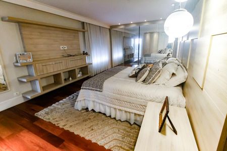 Apartamento à venda com 280m², 4 quartos e 4 vagas Apartamento à venda com 280m², 4 quartos e 4 vagasSuíte 1