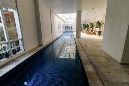 Apartamento à venda com 280m², 4 quartos e 4 vagas Apartamento à venda com 280m², 4 quartos e 4 vagasPiscina Coberta