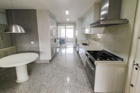 Apartamento à venda com 280m², 4 quartos e 4 vagas Apartamento à venda com 280m², 4 quartos e 4 vagasCozinha - Armários
