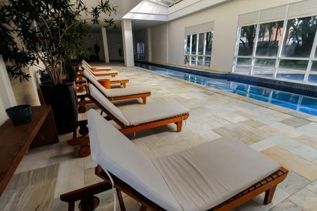 Apartamento à venda com 280m², 4 quartos e 4 vagas Apartamento à venda com 280m², 4 quartos e 4 vagasPiscina Coberta