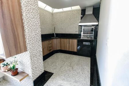 Apartamento à venda com 280m², 4 quartos e 4 vagas Apartamento à venda com 280m², 4 quartos e 4 vagasVaranda gourmet