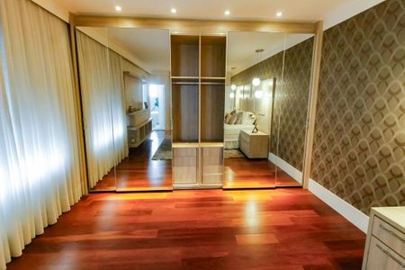 Apartamento à venda com 280m², 4 quartos e 4 vagas Apartamento à venda com 280m², 4 quartos e 4 vagasSuíte 1