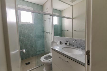 Apartamento à venda com 280m², 4 quartos e 4 vagas Apartamento à venda com 280m², 4 quartos e 4 vagasBanheiro da Suíte 3