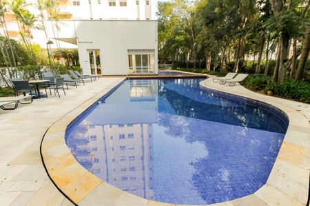 Apartamento à venda com 280m², 4 quartos e 4 vagas Apartamento à venda com 280m², 4 quartos e 4 vagasÁrea comum - Piscina