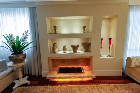 Apartamento à venda com 280m², 4 quartos e 4 vagas Apartamento à venda com 280m², 4 quartos e 4 vagasDetalhe - Sala 1