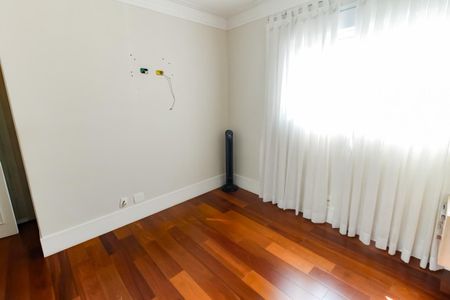 Apartamento à venda com 280m², 4 quartos e 4 vagas Apartamento à venda com 280m², 4 quartos e 4 vagasSuíte 2
