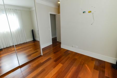 Apartamento à venda com 280m², 4 quartos e 4 vagas Apartamento à venda com 280m², 4 quartos e 4 vagasSuíte 2