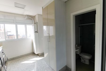 Apartamento à venda com 280m², 4 quartos e 4 vagas Apartamento à venda com 280m², 4 quartos e 4 vagasÁrea de Serviço