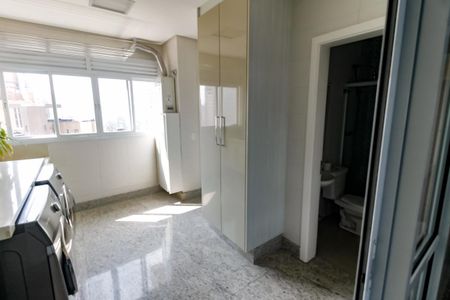 Apartamento à venda com 280m², 4 quartos e 4 vagas Apartamento à venda com 280m², 4 quartos e 4 vagasÁrea de Serviço