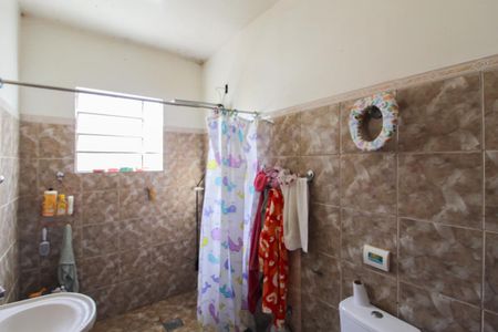 Casa para alugar com 80m², 3 quartos e 2 vagasBanheiro