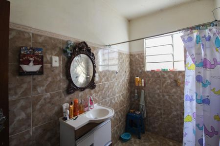 Casa para alugar com 80m², 3 quartos e 2 vagasBanheiro