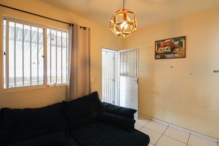 Casa para alugar com 80m², 3 quartos e 2 vagasSala