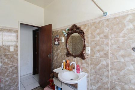 Casa para alugar com 80m², 3 quartos e 2 vagasBanheiro