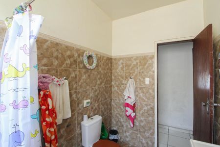 Casa para alugar com 80m², 3 quartos e 2 vagasBanheiro