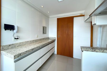 Apartamento à venda com 250m², 3 quartos e 4 vagas Apartamento à venda com 250m², 3 quartos e 4 vagasCozinha