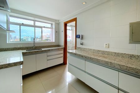Apartamento à venda com 250m², 3 quartos e 4 vagas Apartamento à venda com 250m², 3 quartos e 4 vagasCozinha
