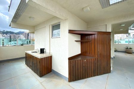 Apartamento à venda com 250m², 3 quartos e 4 vagas Apartamento à venda com 250m², 3 quartos e 4 vagasCobertura