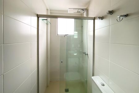 Apartamento à venda com 250m², 3 quartos e 4 vagas Apartamento à venda com 250m², 3 quartos e 4 vagasBanheiro da Suíte 1