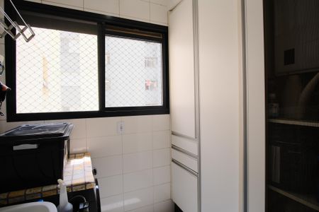 Apartamento à venda com 74m², 2 quartos e 2 vagasÁrea de Serviço