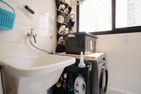 Apartamento à venda com 74m², 2 quartos e 2 vagasÁrea de Serviço