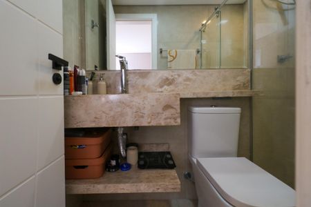 Apartamento à venda com 84m², 2 quartos e 2 vagasBanheiro da Suíte