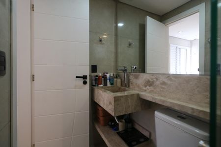 Apartamento à venda com 84m², 2 quartos e 2 vagasBanheiro da Suíte