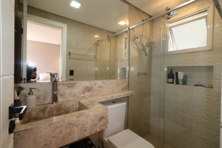 Apartamento à venda com 84m², 2 quartos e 2 vagasBanheiro da Suíte