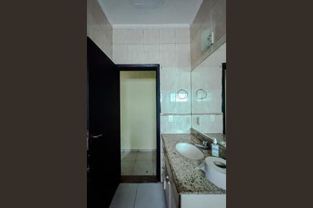 Casa para alugar com 144m², 3 quartos e 2 vagasBanheiro