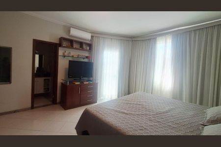 Foto 02 de casa à venda com 3 quartos, 160m² em Castelo, Belo Horizonte