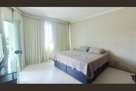 Foto 01 de casa à venda com 3 quartos, 160m² em Castelo, Belo Horizonte