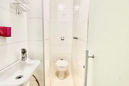 Apartamento para alugar com 85m², 2 quartos e sem vagaBanheiro de serviço