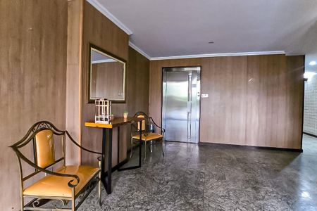 Apartamento à venda com 82m², 2 quartos e 1 vagaHall social