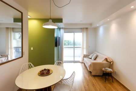 Apartamento para alugar com 65m², 3 quartos e 1 vaga Apartamento para alugar com 65m², 3 quartos e 1 vagaSala