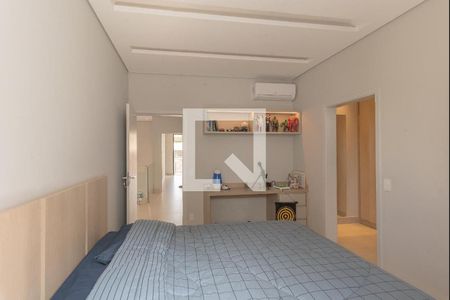 Casa à venda com 330m², 3 quartos e 4 vagas Casa à venda com 330m², 3 quartos e 4 vagasQuarto