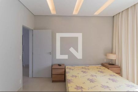 Casa à venda com 330m², 3 quartos e 4 vagas Casa à venda com 330m², 3 quartos e 4 vagasQuarto