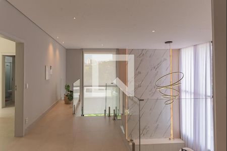 Casa à venda com 330m², 3 quartos e 4 vagas Casa à venda com 330m², 3 quartos e 4 vagasCorredor